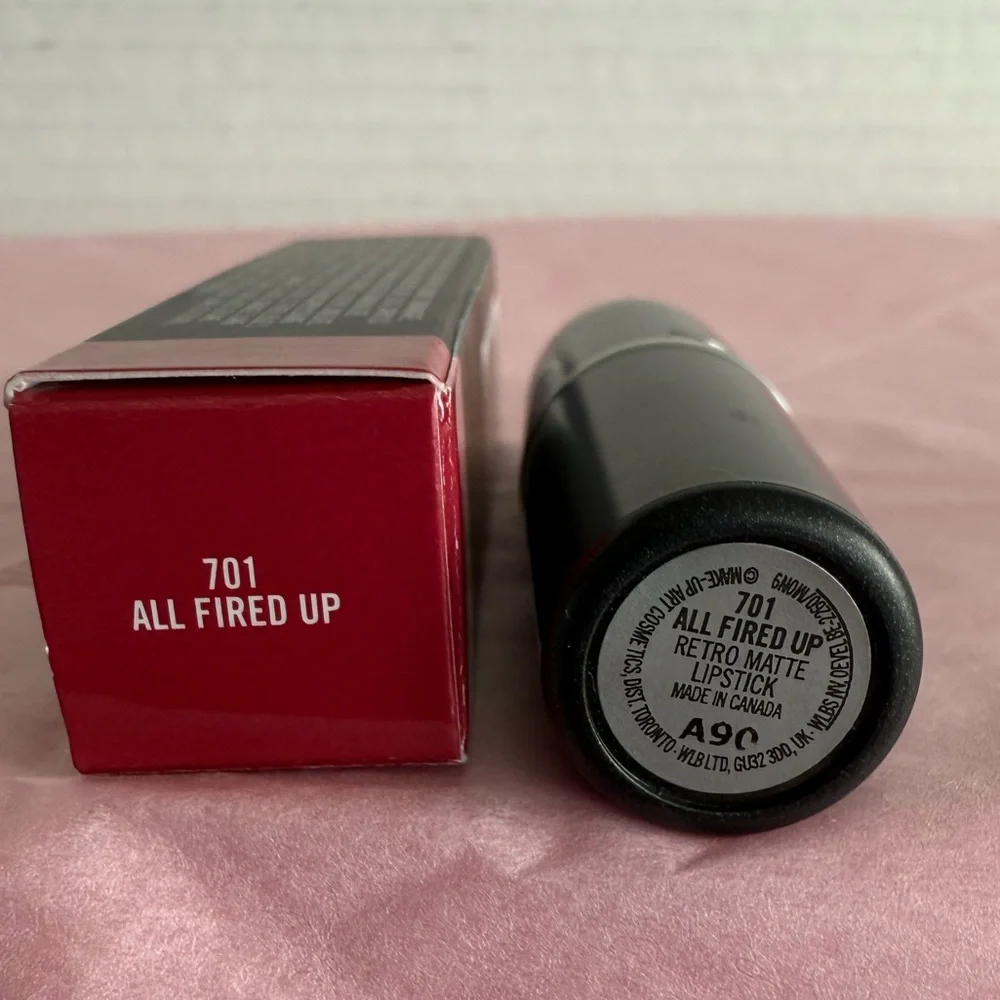New in Box Mac Retro Matte Lipstick in 701 “All Fired Up” a Bright Fuchsia Matte - Picture 11 of 11